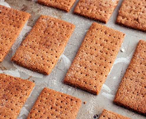 Simple snack recipes using graham crackers