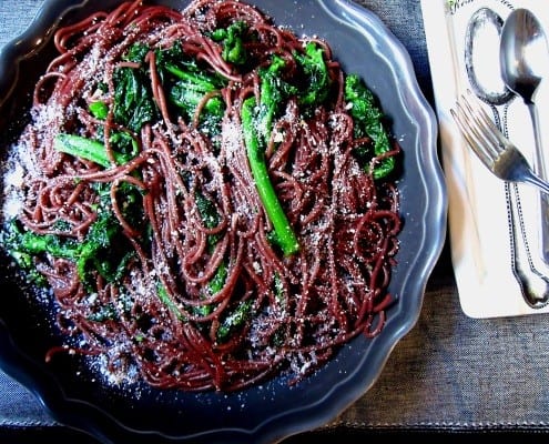 Red Wine Spaghetti with Spicy Rapini