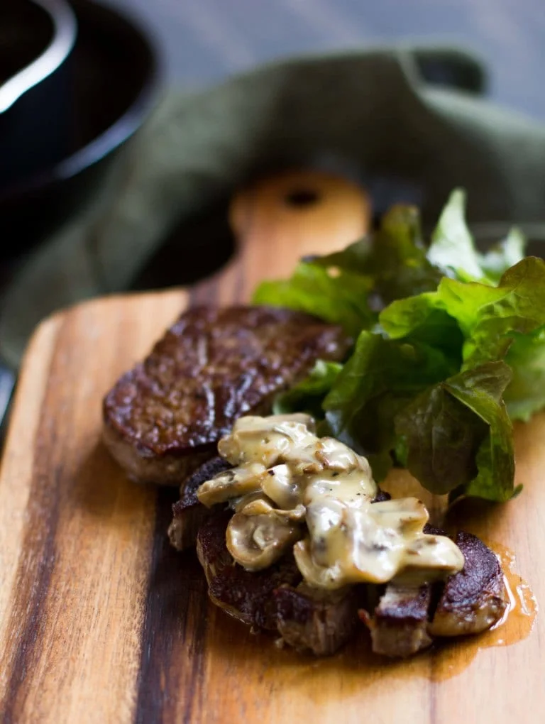 the-best-creamy-mushroom-sauce-for-steaks