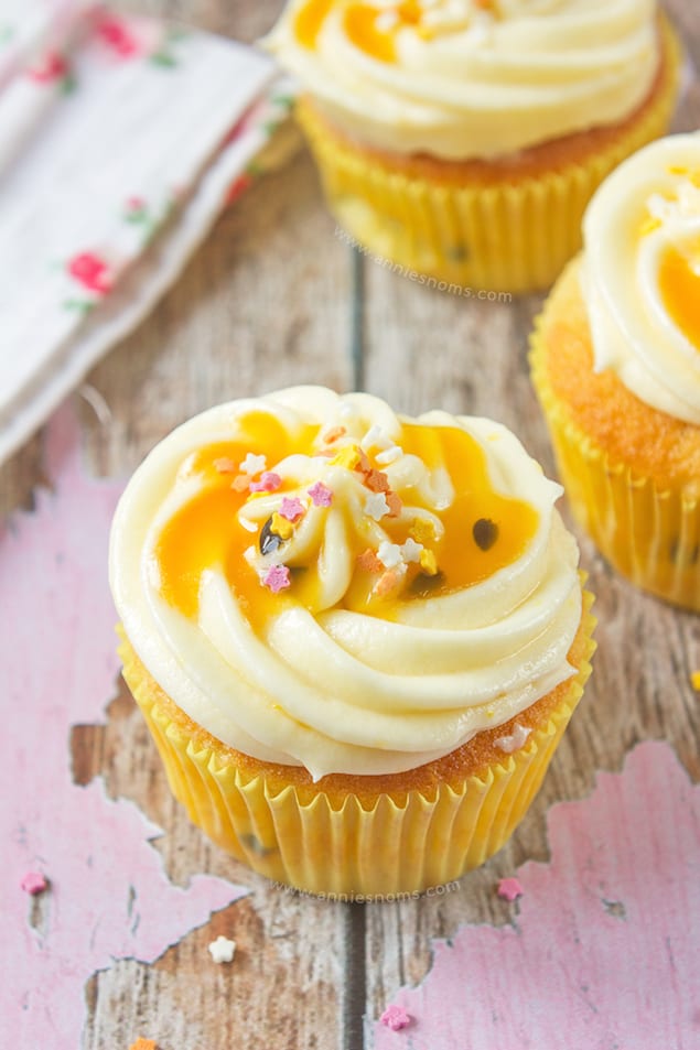 lemon-and-passion-fruit-cupcakes-7