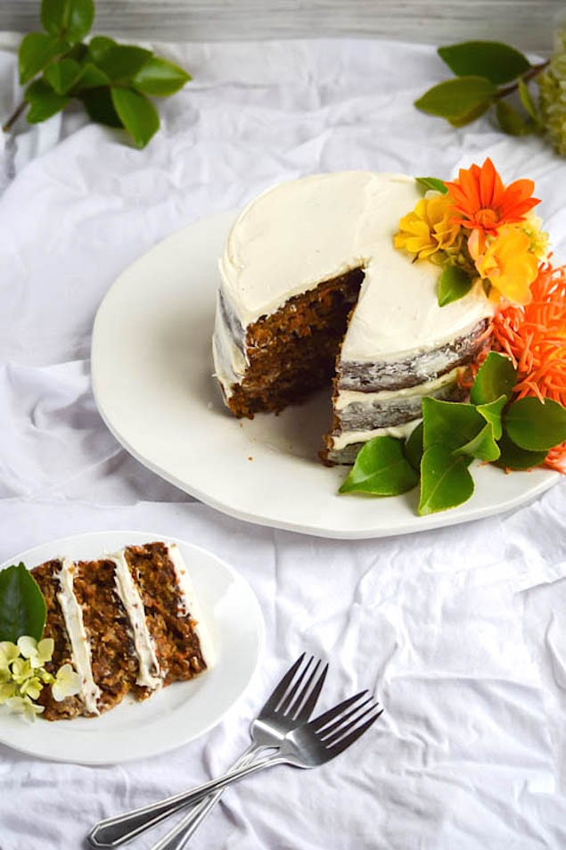 Naked-Carrot-Cake-with-Coconut-Cream-Cheese-Frosting-4