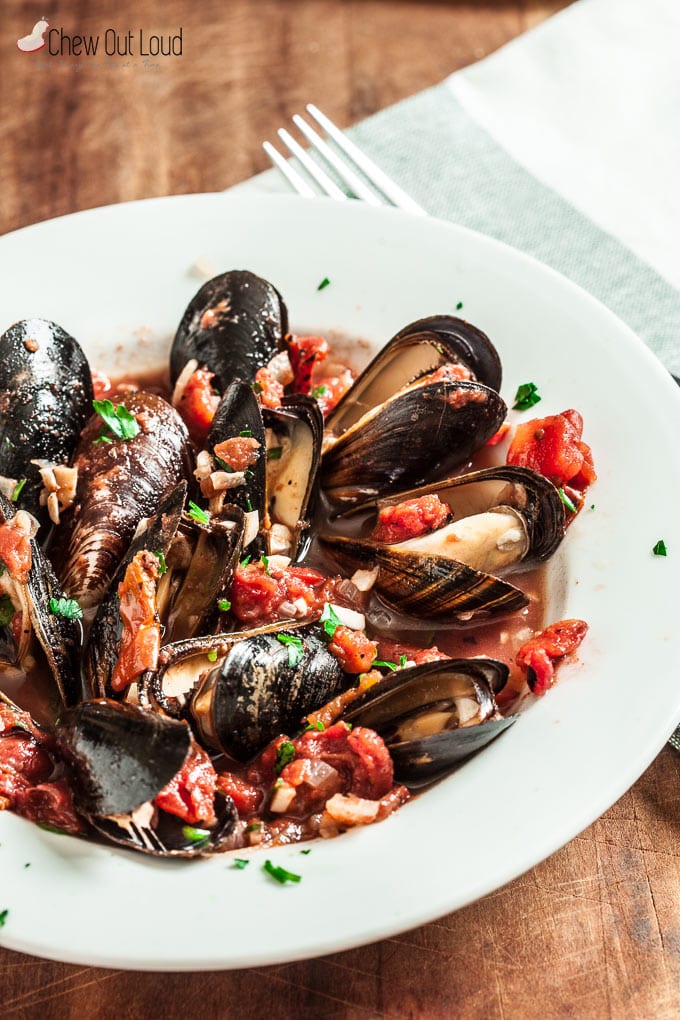 Garlic and Tomato Mussels