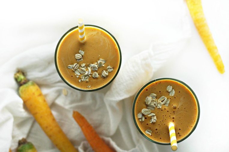 Carrot Cake Smoothie with Oats