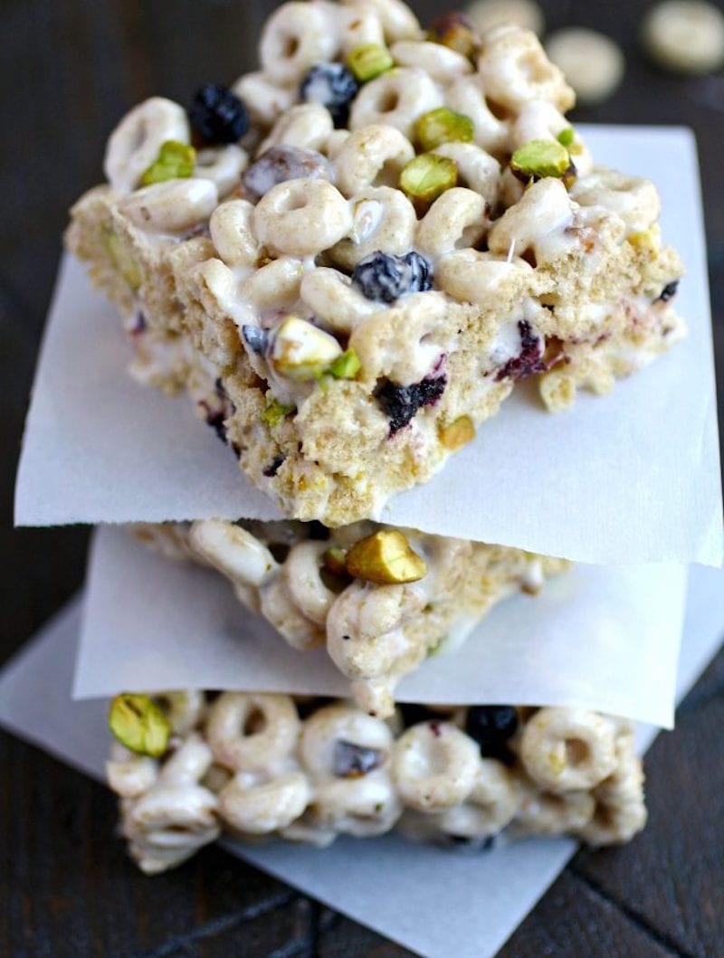 stack-blueberry-pistachio-marshmallow-cereal-bars-680x900
