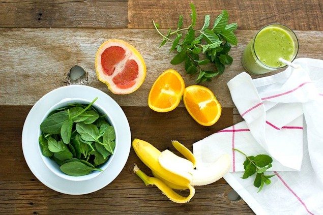 Sweet Citrus and Mint Green Smoothie
