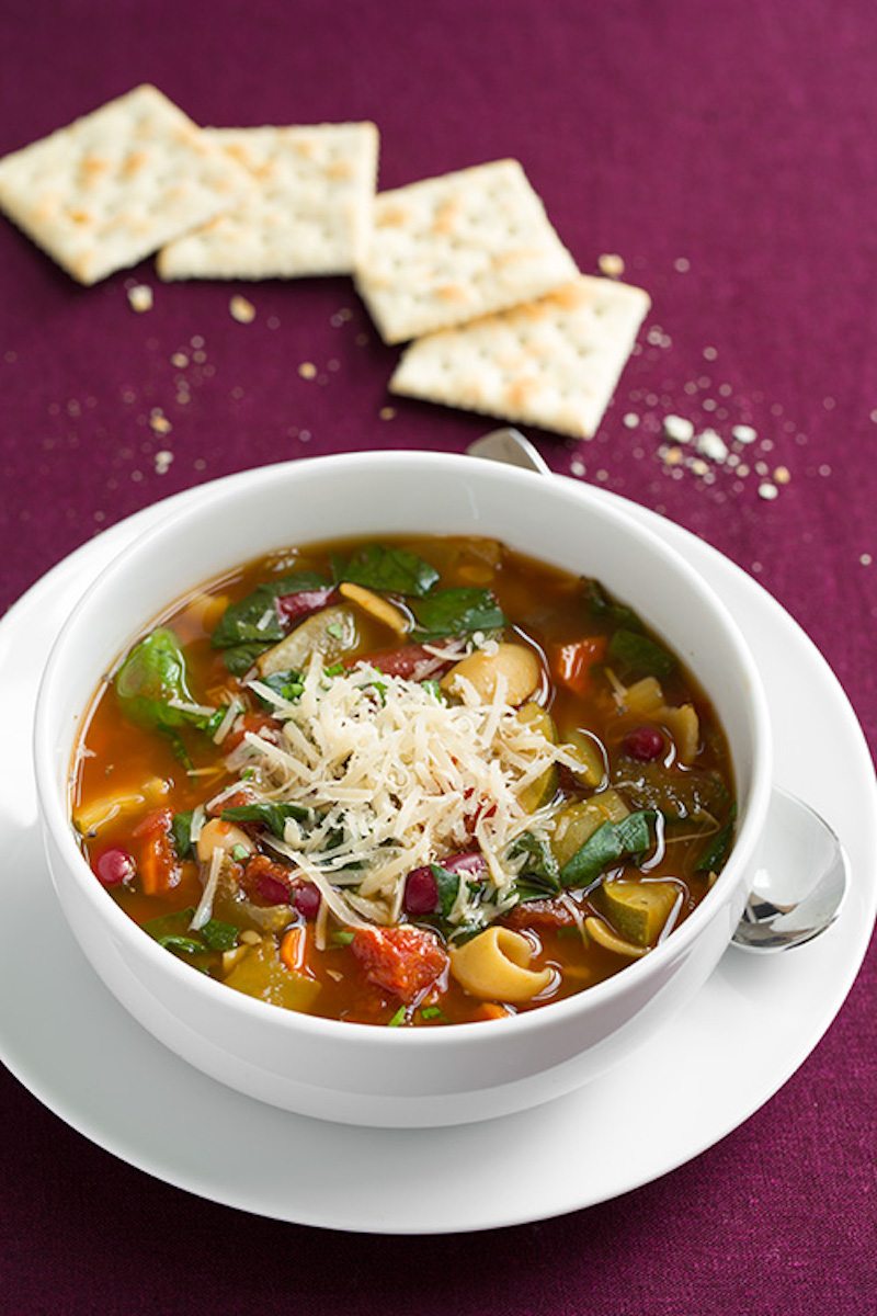 olive-garden-minestrone-soup7+srgb.