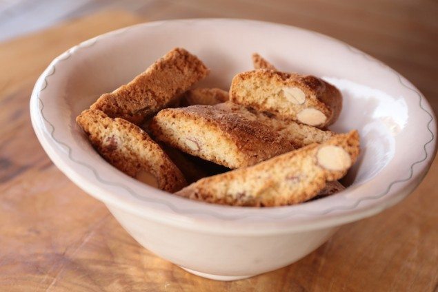 Tuscan Specialties: Cantucci Biscotti and Vin Santo