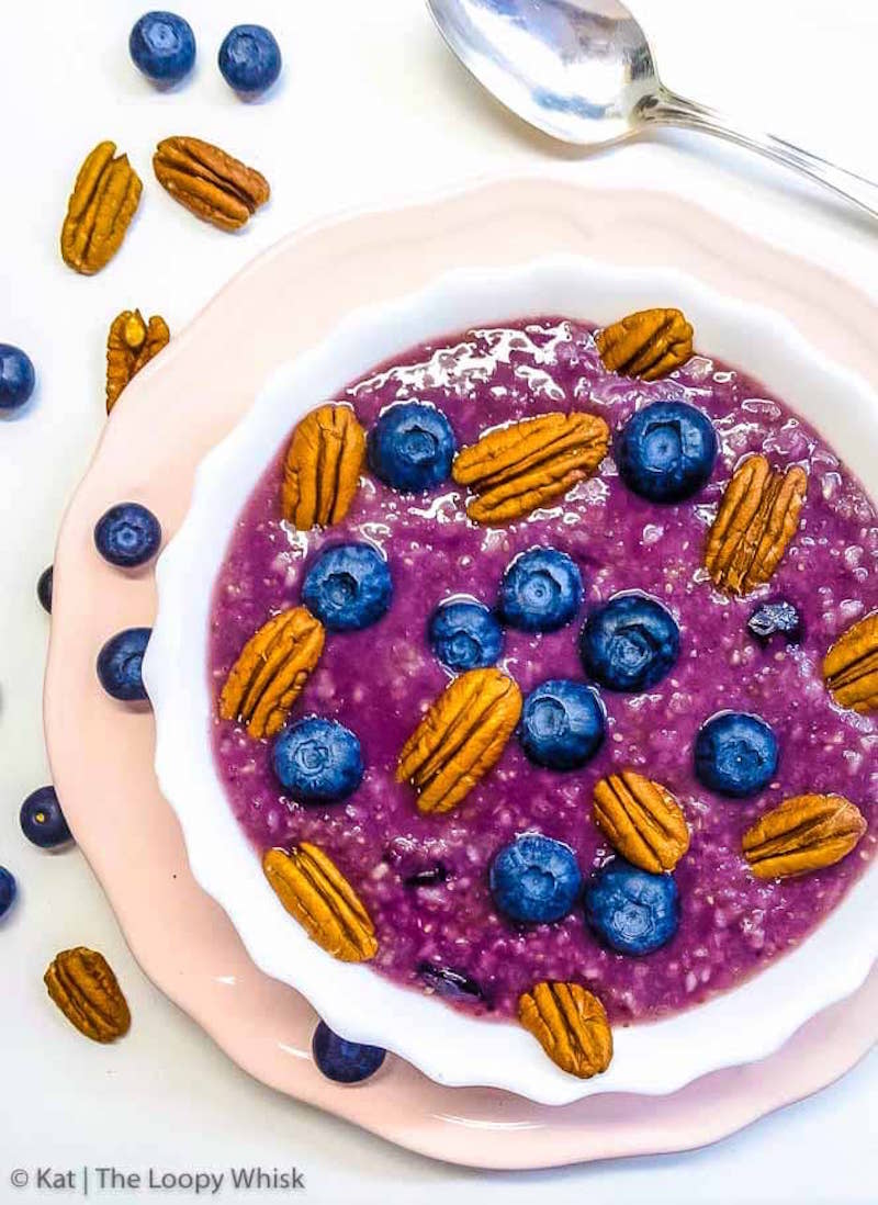 Vegan-Blueberry-Oatmeal-with-Maca-Powder-And-Pecans_663px-1-min