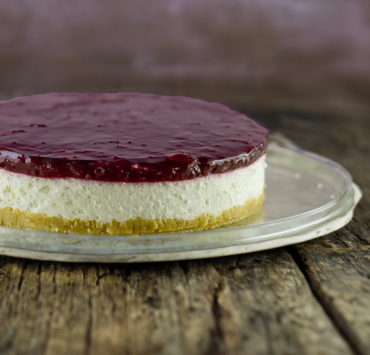 White Chocolate and Cherry Cheese Cake