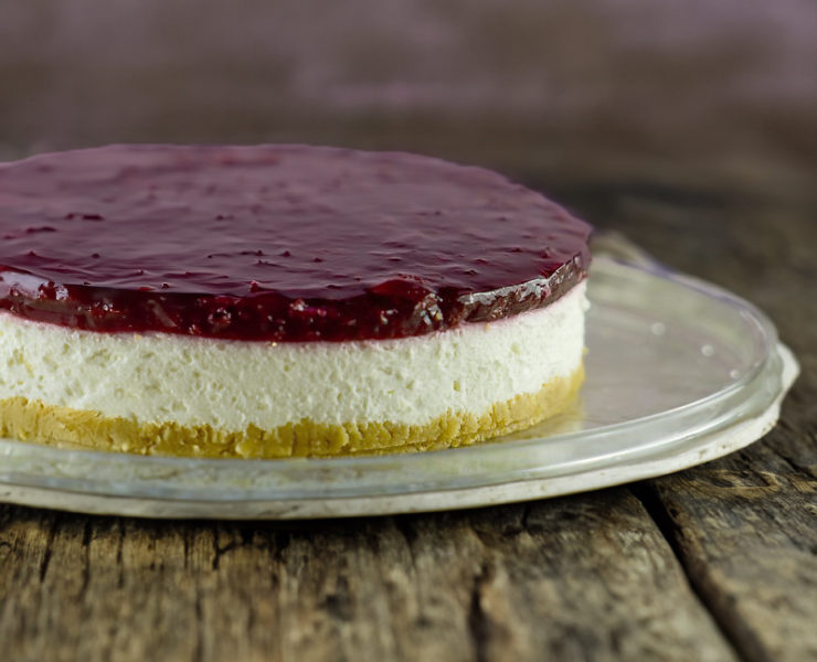 White Chocolate and Cherry Cheese Cake