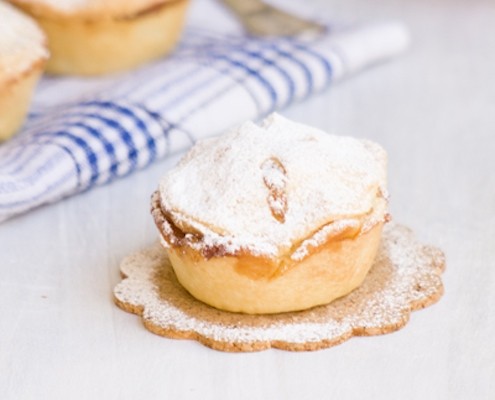 Muffin Pan Mini Apple Pies. - Knead to Cook