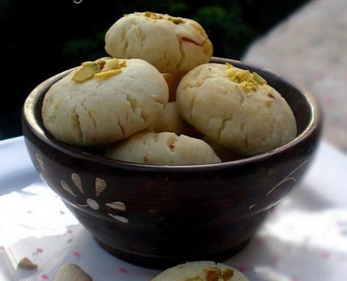 Lemony Pistachio Shortbread or Nankhatai – A Crumbly Christmas Cookie