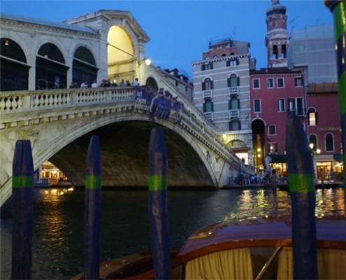 rialto bridge at night culinary bike tours italy italiaoutdoorsfoodandwine