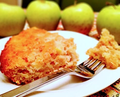 Apple and vanilla tea cake