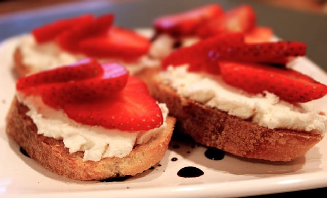 Strawberry and Goat Cheese Crostini