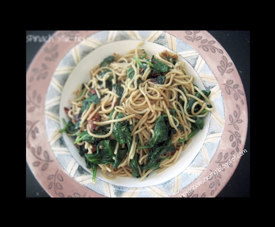 Garlic Spinach Stir-fry Noodles