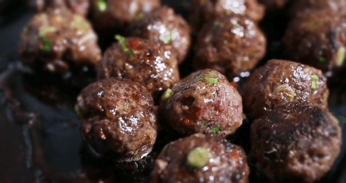 Meatballs with Dill-Coriander Yogurt