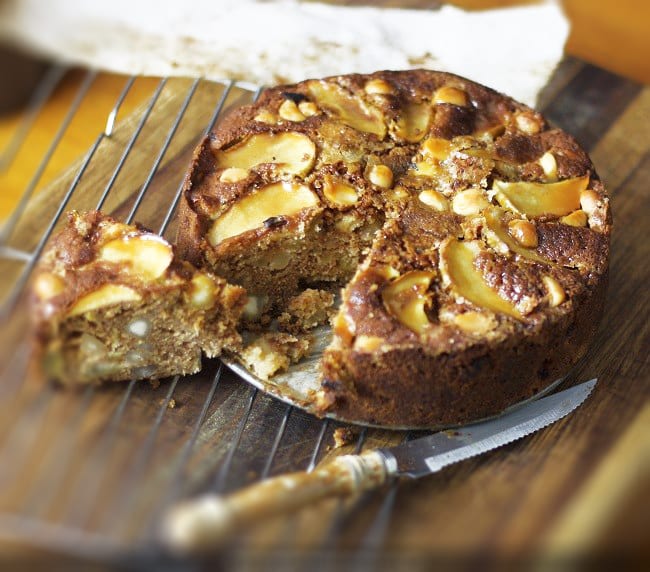 Stir Together Apple and Macadamia Cake