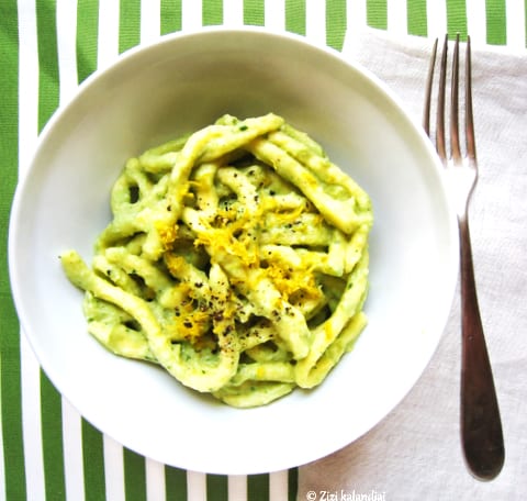 Homemade Macaroni with Creamy Avocado Sauce