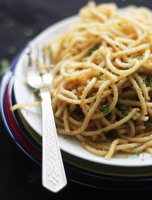 Vegan Spaghetti with Breadcrumbs, Garlic and Olive Oil