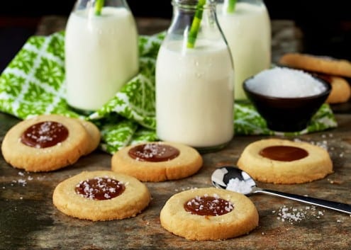 Shortbread Cookies with Salted Caramel