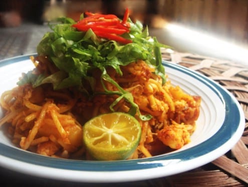 Mee Goreng: Fried Yellow Noodle