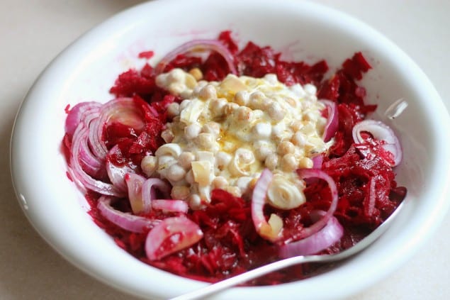 Yoghurt Chickpea Beetroot Salad Recipe