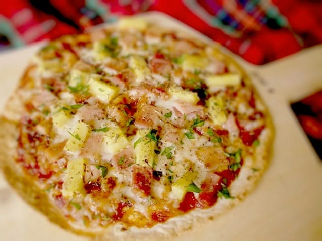 Honey-Ham-and-Fresh-Pineapple-Pizza-495x371