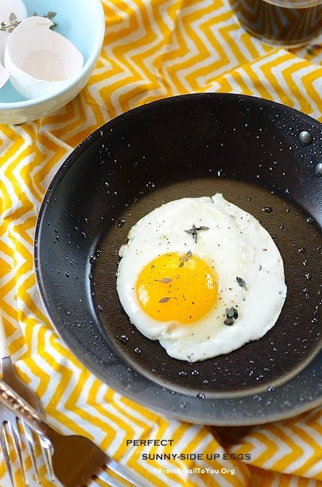 The Best Way To Keep The Yolk Intact When Frying Eggs