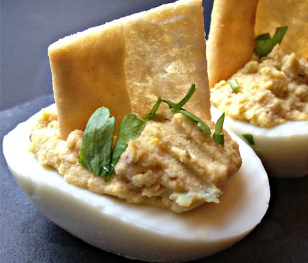 hummus-deviled-eggs