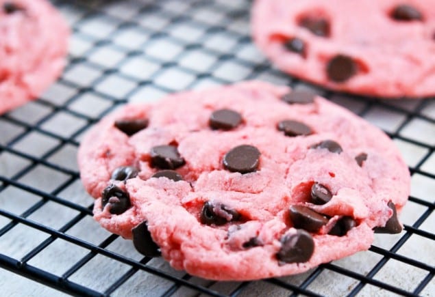 Strawberry-Chocolate-Chip-Cookies-1-1-of-1-1024x703