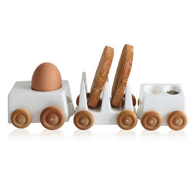 egg-cup-soldiers-train