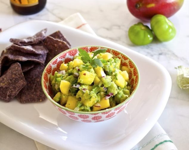 mango-tomatillo-guacamole