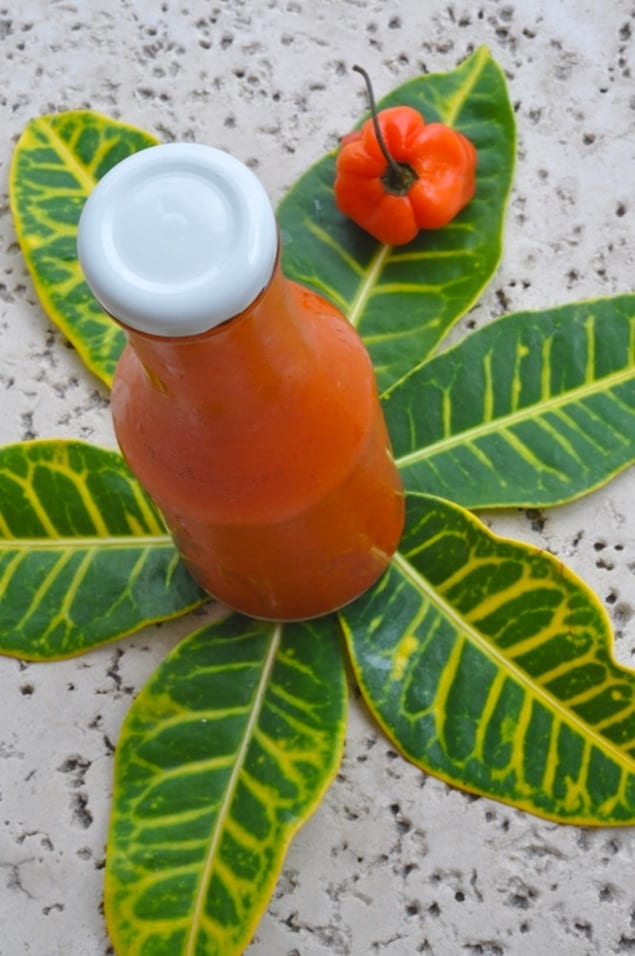 bottled-fruit-flaming-hot-sauce-1