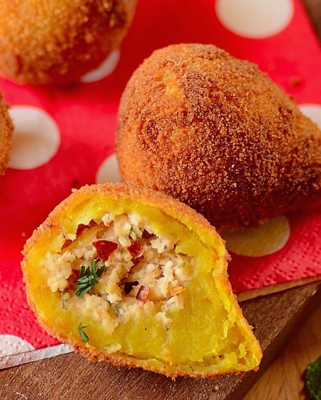 Coxinha-de-Galinha-Brazilian-Chicken-Fritters2