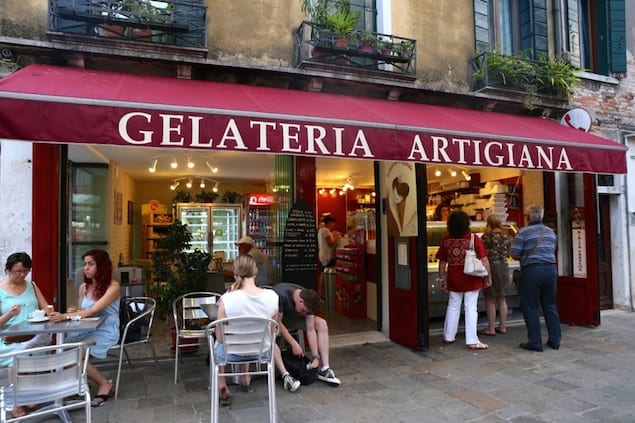 Gelateria-Artigiana-Venice-Italy-The-Macadames-3-1024x682