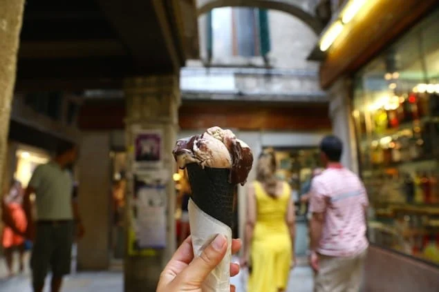 Suso-Gelatica-Venice-Italy-The-Macadames-2-1024x682