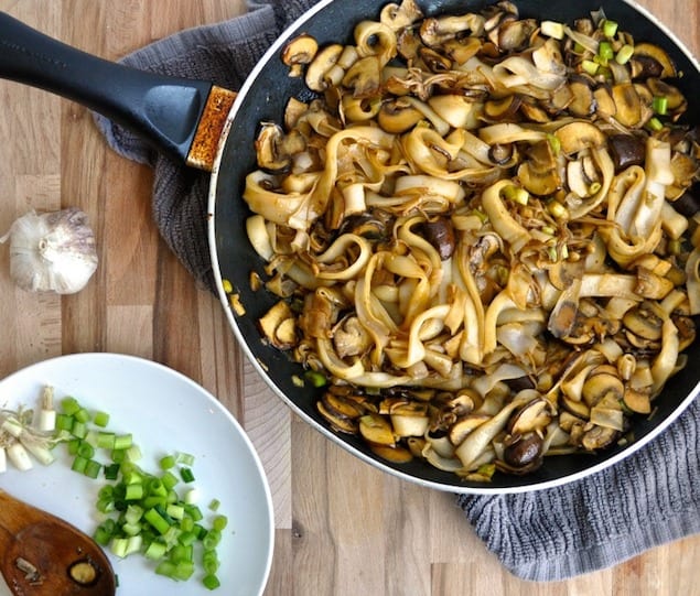 mushroom-soya-sauce-rice-noodles