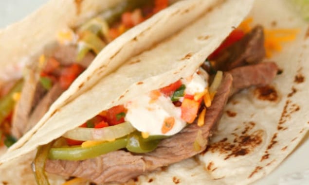 slowcookersteakfajitaswithtext