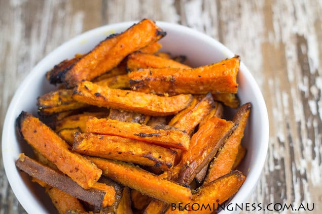 baked-garlic-butter-sweet-potato-fries-1