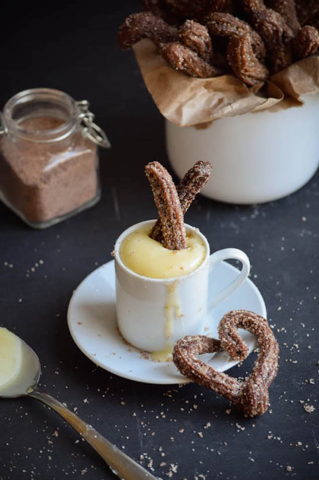 Chocolate-Churros-with-White-Chocolate-Dipping-Sauce-6