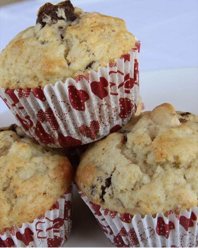 SMALL CAKES WITH HAZELNUTS AND SEA SALT RAW CHOCOLATE (2)