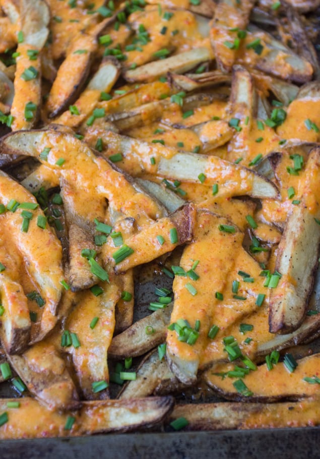 pimento-cheese-fries-treats-and-eats2