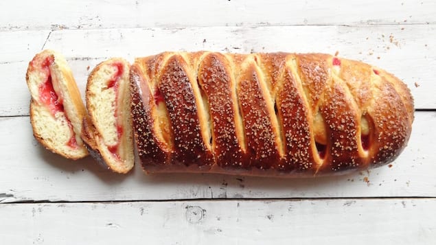 spiced-plum-almond-bread