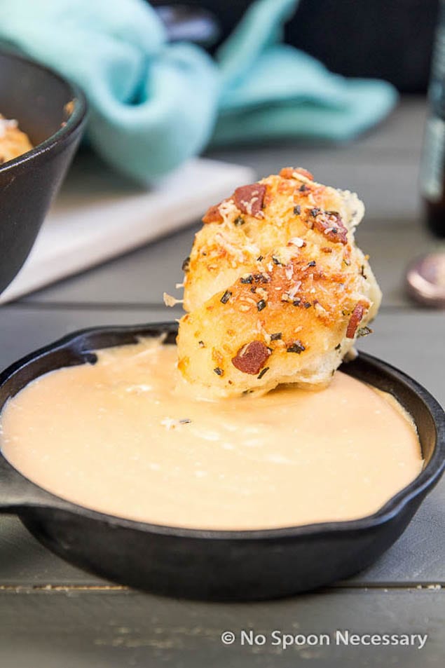 Bacon-Garlic-Knots-w.-Beer-Cheese-Sauce-134