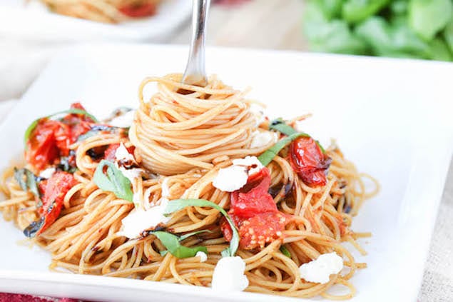 Roasted-Tomato-Basil-and-Goat-Cheese-Pasta-2