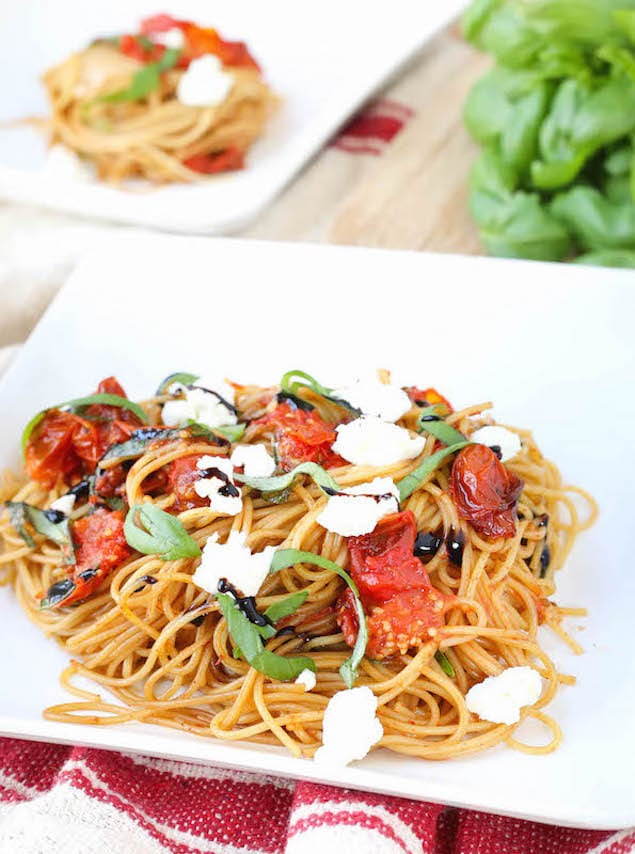 Roasted-Tomato-Basil-and-Goat-Cheese-Pasta-41
