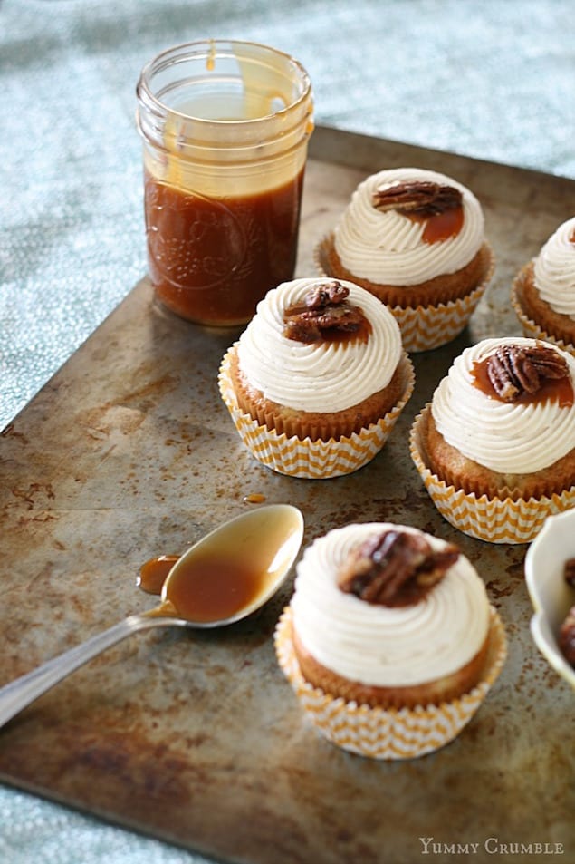 Salted-Caramel-Hummingbird-Cupcakes-3