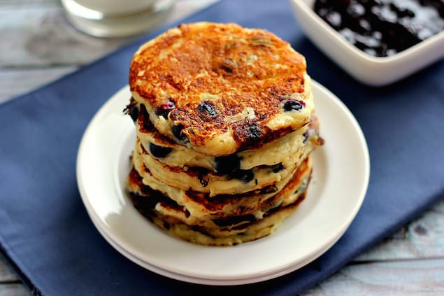 blueberry-greek-yogurt-pancakes1