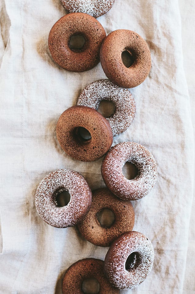 chocolate-amaretto-baked-donuts-2